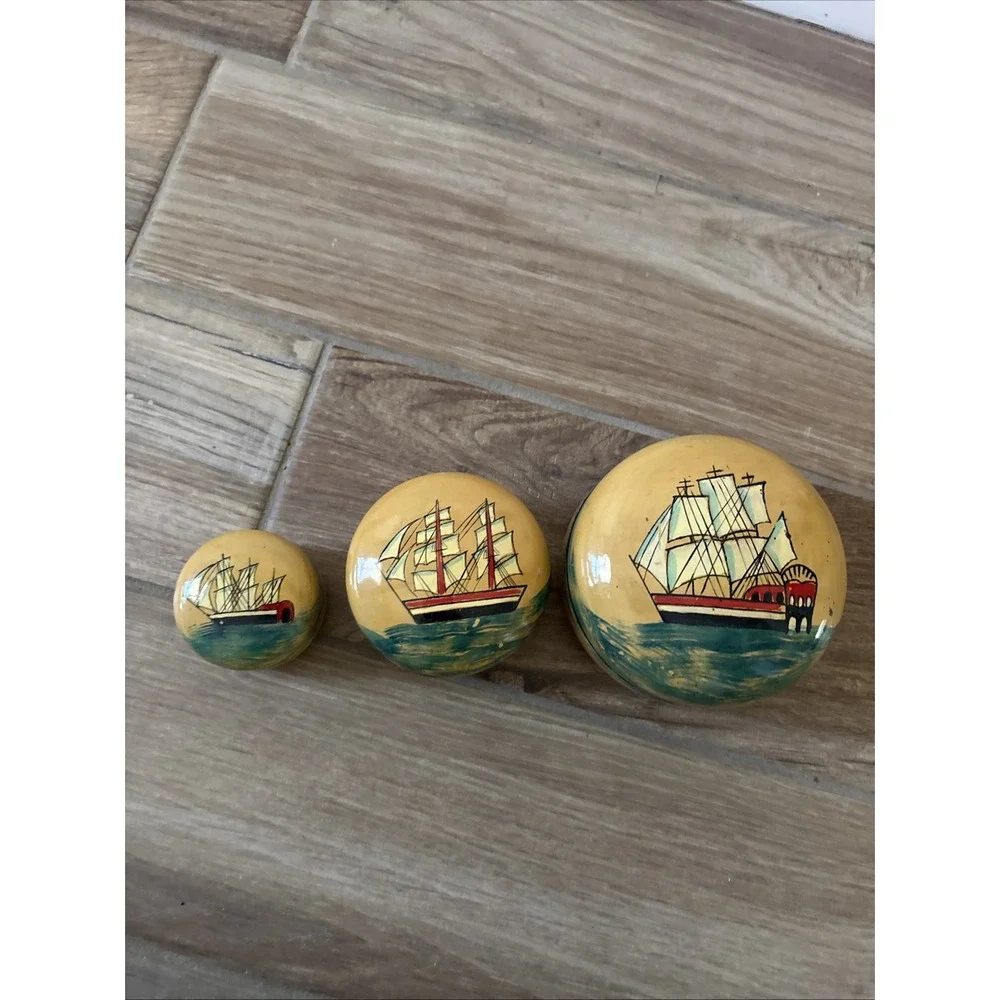 Vtg Lacquer Handpainted 3 Nesting Boxes Santa Maria, Pinta & Nina 1992